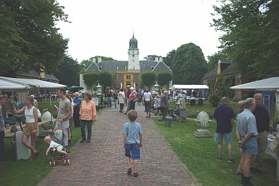 19 juni 2010 Kunstmarkt op de Fraeylemaborg te Slochteren. Een van de mooiste kunstmarkten in Nederland.  